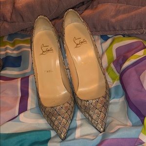 christian louboutin red bottom shoes